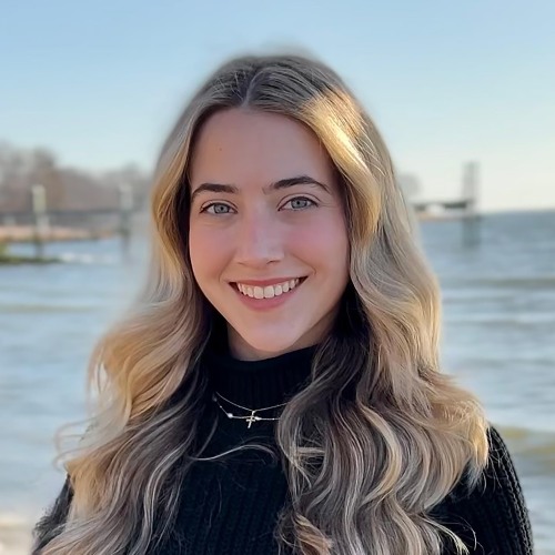 Portrait photo of Camille Blanco